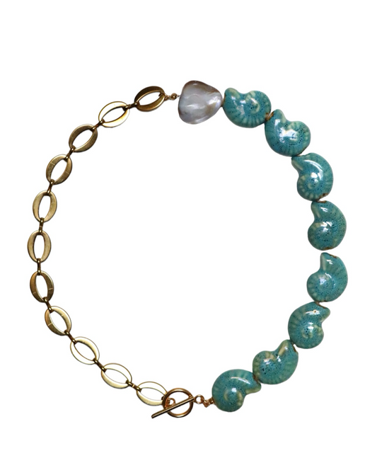 Caracola necklace