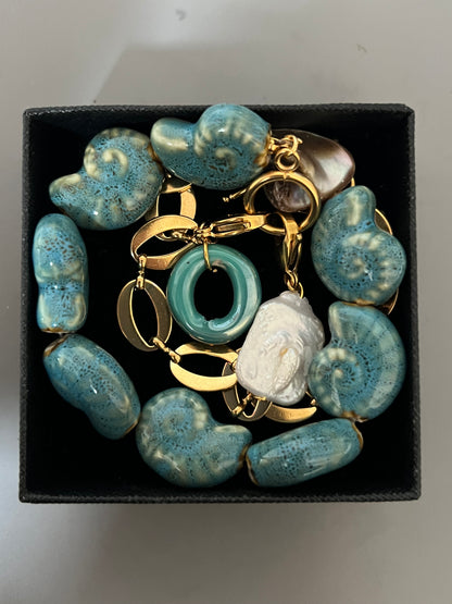 Caracola necklace